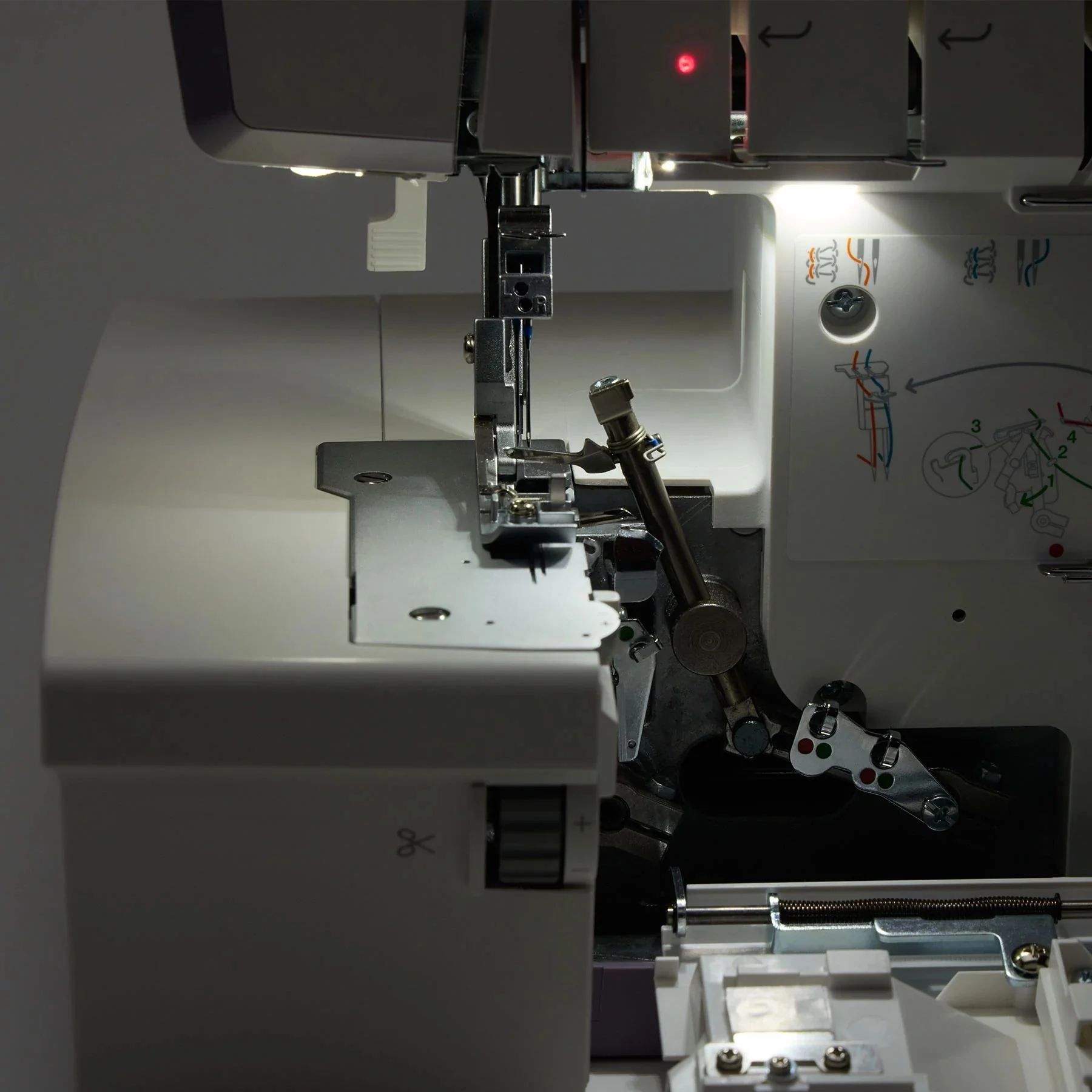 HUSQVARNA® VIKING® AMBER™ Air S | 300 Overlock Machine - Image 11