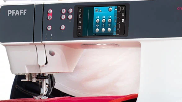 PFAFF® creative™ 3.0 Sewing & Embroidery Machine - Image 6